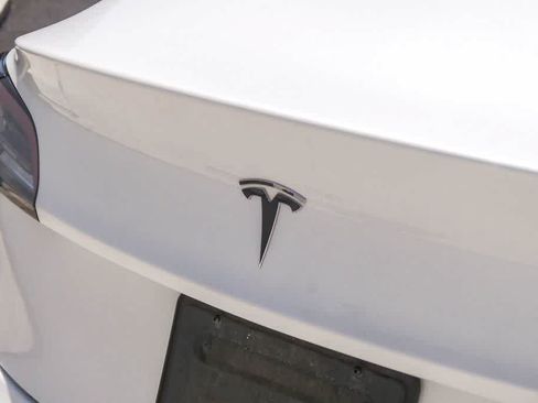 Used 2021 Tesla Model 3 Standard Range Plus RWD image 11