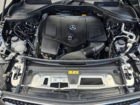 Used 2024 Mercedes-Benz GLC 300 4MATIC w/ Driver Assistance Package image 10