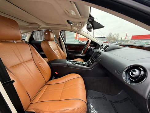 Used 2016 Jaguar XJ R-Sport image 30