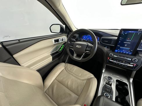 Used 2020 Ford Explorer Platinum w/ Premium Technology Package AWD/4WD image 31