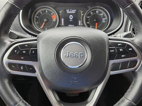 Used 2019 Jeep Cherokee Latitude Plus FWD image 24