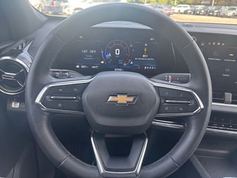 Used 2025 Chevrolet Equinox LT image 32