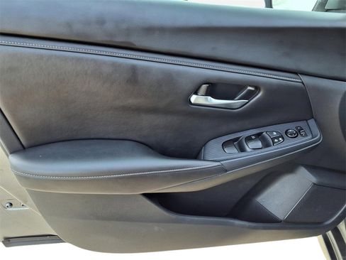 Used 2023 Nissan Sentra SV image 12