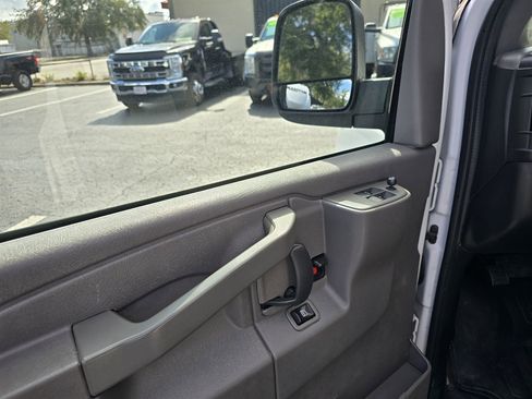 Used 2019 Chevrolet Express 3500 LT w/ LT Preferred Equipment Group image 12