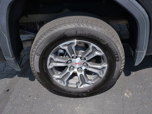 Used 2026 GMC Sierra 1500 SLT AWD/4WD image 9