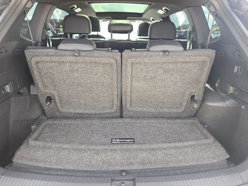Used 2022 Volkswagen Tiguan SE R-Line FWD image 25