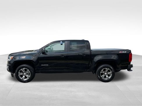 Used 2017 Chevrolet Colorado Z71 AWD/4WD image 2