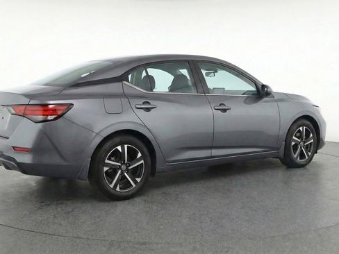 Used 2025 Nissan Sentra SV image 9