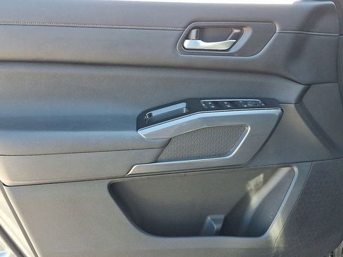 Used 2022 Nissan Pathfinder SL w/ SL Black Package image 13