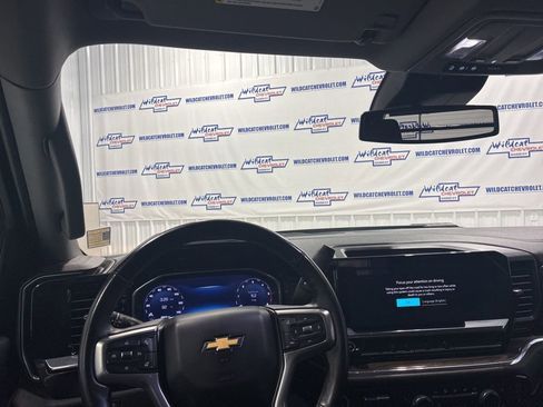 Used 2024 Chevrolet Silverado 3500 LT w/ Convenience Package AWD/4WD image 2