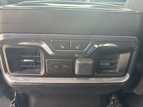 Used 2019 GMC Sierra 1500 SLT w/ SLT Premium Plus Package AWD/4WD image 18