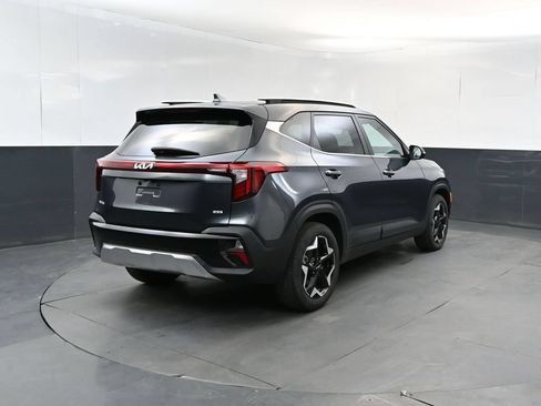 Used 2024 Kia Seltos EX AWD/4WD image 5
