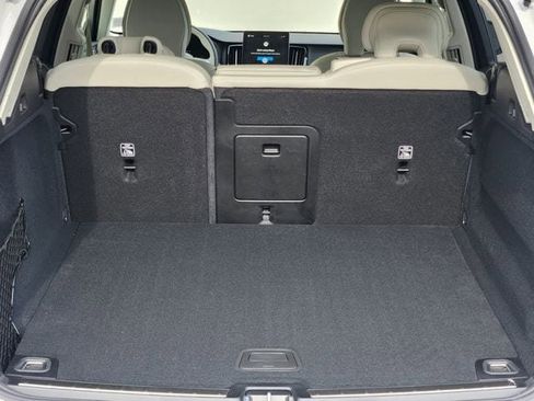 New 2026 Volvo XC60 B5 Ultra w/ Protection Package Premier image 17