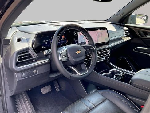 Used 2025 Chevrolet Traverse High Country w/ LPO, Floor Liner Package FWD image 14