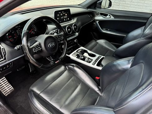 Used 2018 Kia Stinger GT2 RWD image 13