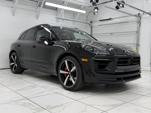 Certified 2024 Porsche Macan GTS image 10