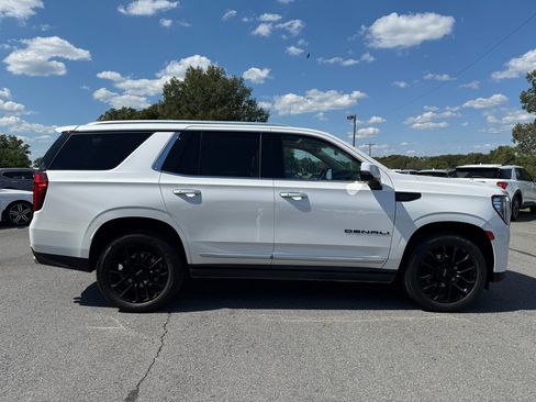 Used 2023 GMC Yukon Denali image 7