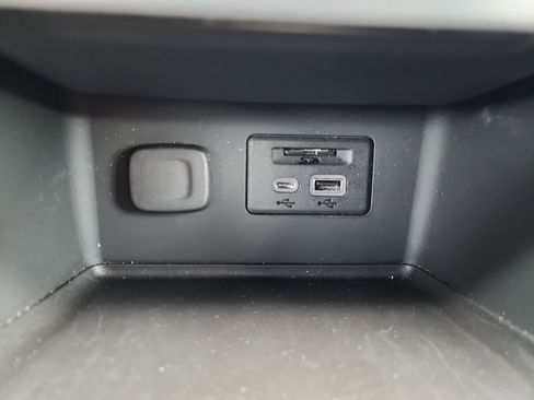 Certified 2022 GMC Acadia SLT w/ Elevation Edition image 16