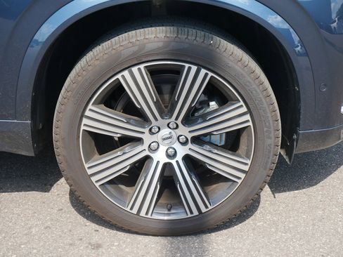 New 2025 Volvo XC90 B6 Plus image 3