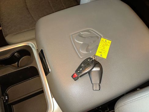 Used 2019 RAM 1500 Warlock AWD/4WD image 27