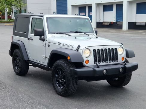 Used 2009 Jeep Wrangler Rubicon w/ Dual Top Group AWD/4WD image 5