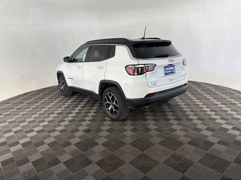 Used 2025 Jeep Compass Limited AWD/4WD image 10