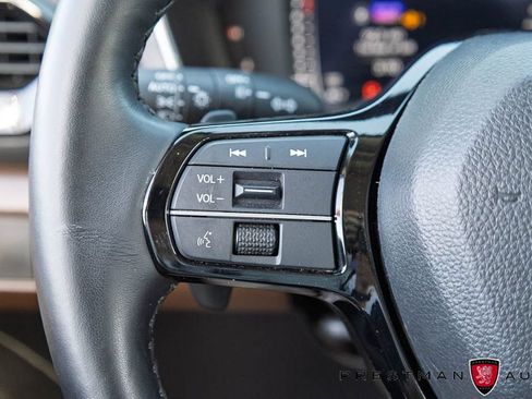 Used 2025 Honda Pilot Elite image 30