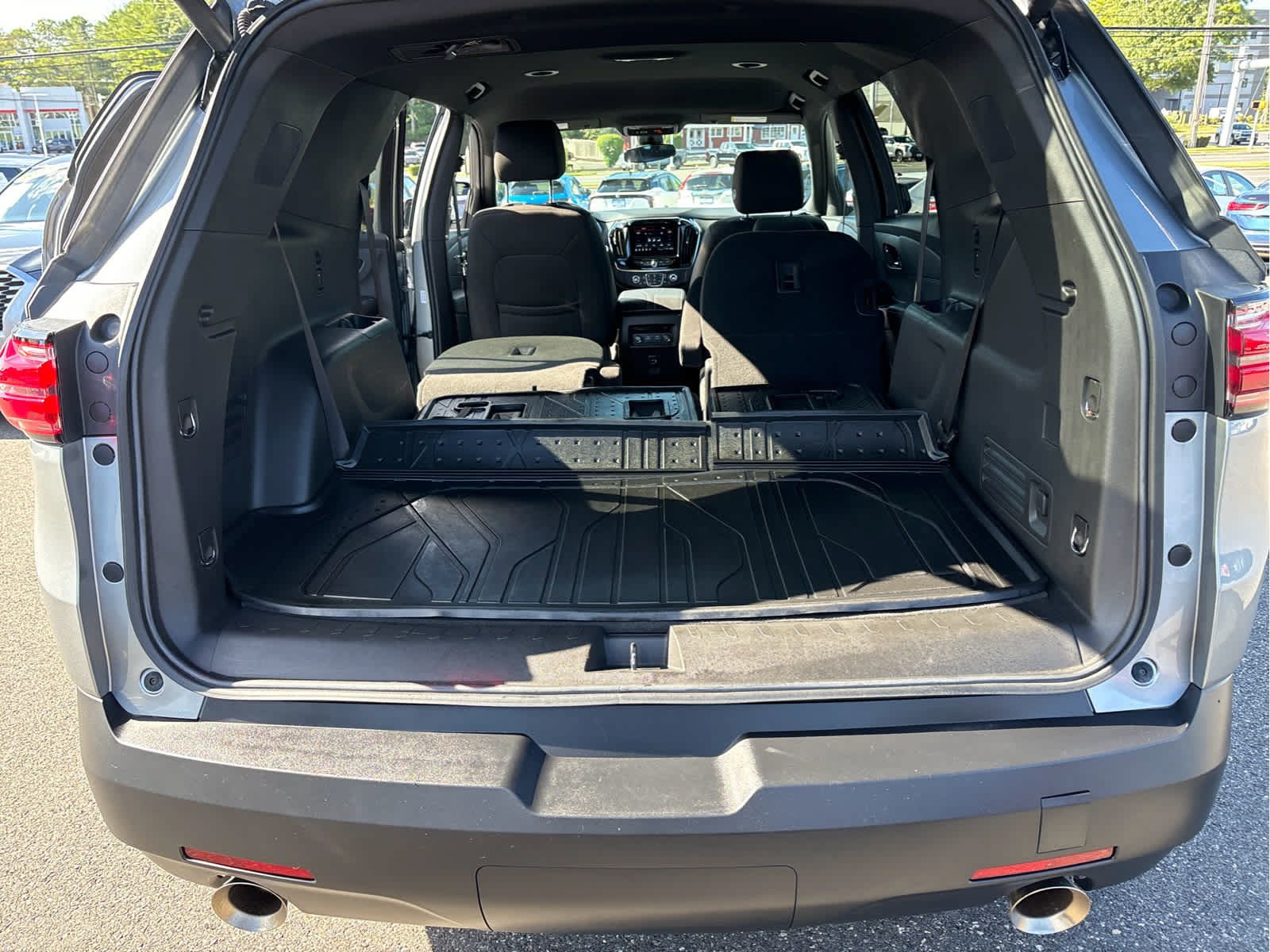 Certified 2023 Chevrolet Traverse LT FWD image 30