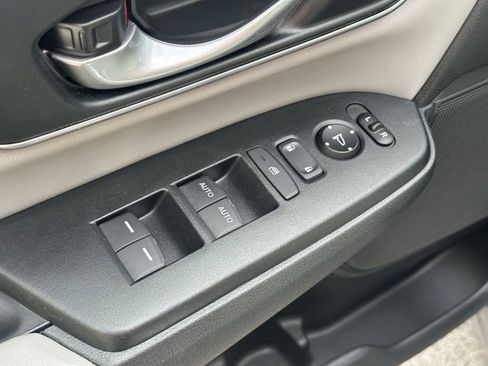 Used 2017 Honda CR-V EX-L image 17