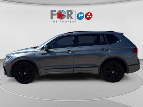 Used 2022 Volkswagen Tiguan SE R-Line FWD image 2