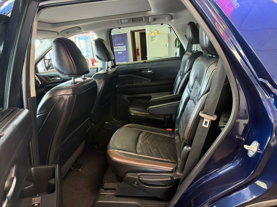 Used 2022 Nissan Pathfinder Platinum AWD/4WD image 27