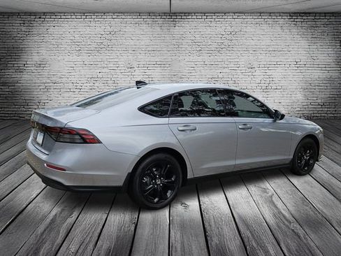 Certified 2025 Honda Accord SE image 5