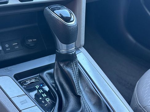 Used 2020 Hyundai Elantra SEL image 24