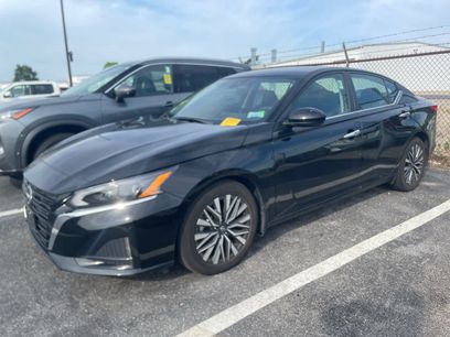 Used 2023 Nissan Altima 2.5 SV