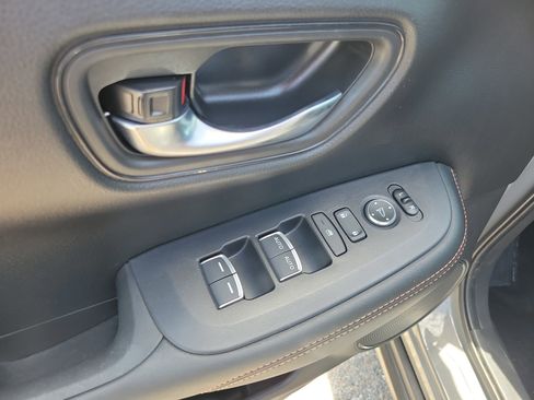 Used 2025 Honda HR-V Sport image 21