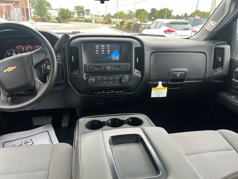 Used 2018 Chevrolet Silverado 1500 Custom w/ Custom Convenience Package AWD/4WD image 14