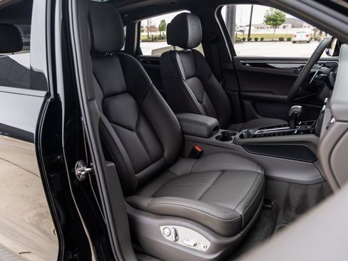 New 2026 Porsche Macan image 44