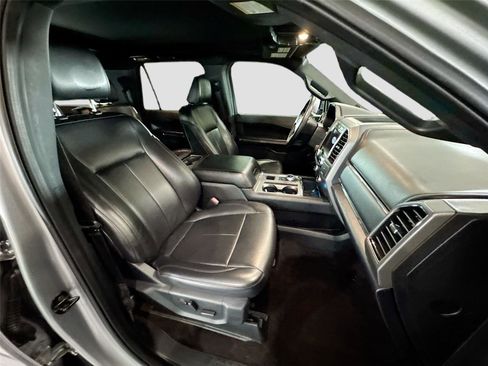 Used 2021 Ford Expedition Max XLT RWD image 16