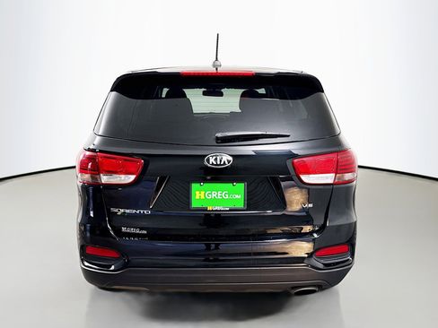 Used 2020 Kia Sorento LX image 8