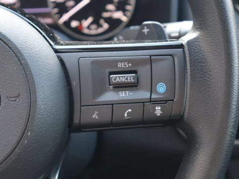 Used 2023 Nissan Rogue SV FWD image 13