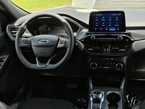 Used 2025 Ford Escape ST-Line FWD image 31