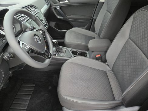 Used 2021 Volkswagen Tiguan S FWD image 9