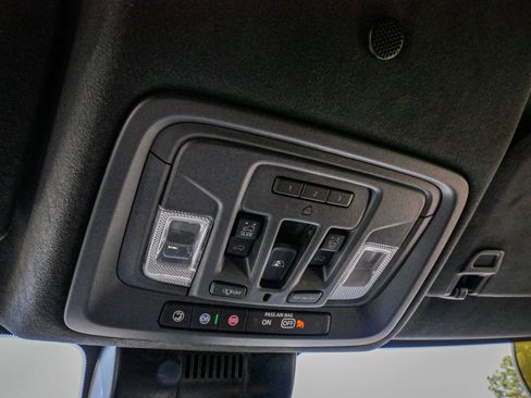 Used 2025 GMC Sierra 2500 Denali Ultimate image 27