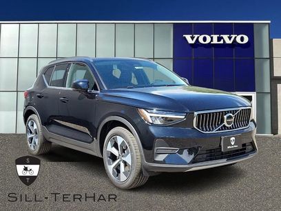 New 2025 Volvo XC40 B5 Core w/ Protection Package Premier