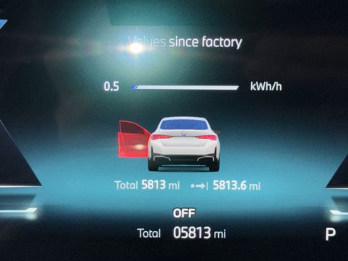 Certified 2025 BMW i4 xDrive40i w/ Parking Assistance Package image 25