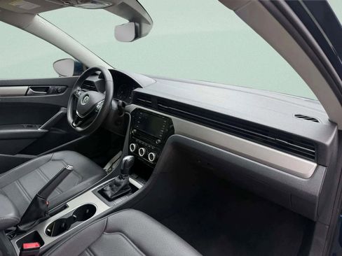 Used 2022 Volkswagen Passat 2.0T SE image 7