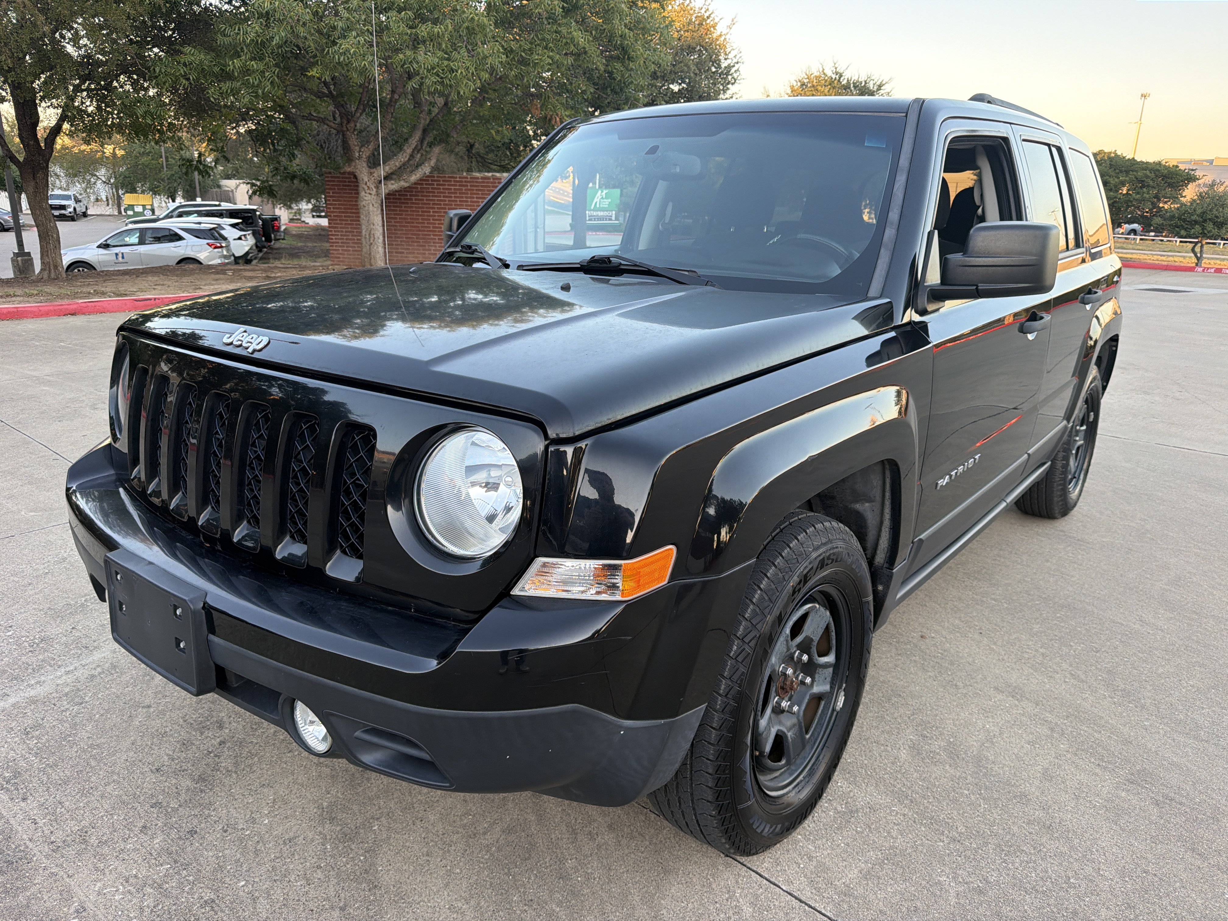 Used 2016 Jeep Patriot Sport FWD image 3