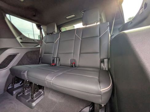 New 2026 Cadillac Escalade Luxury w/ LPO, Radiant Package AWD/4WD image 18