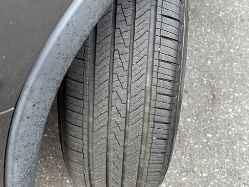 Used 2019 Jeep Cherokee Latitude Plus image 13