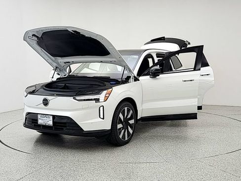 New 2026 Volvo EX90 Ultra AWD/4WD image 9